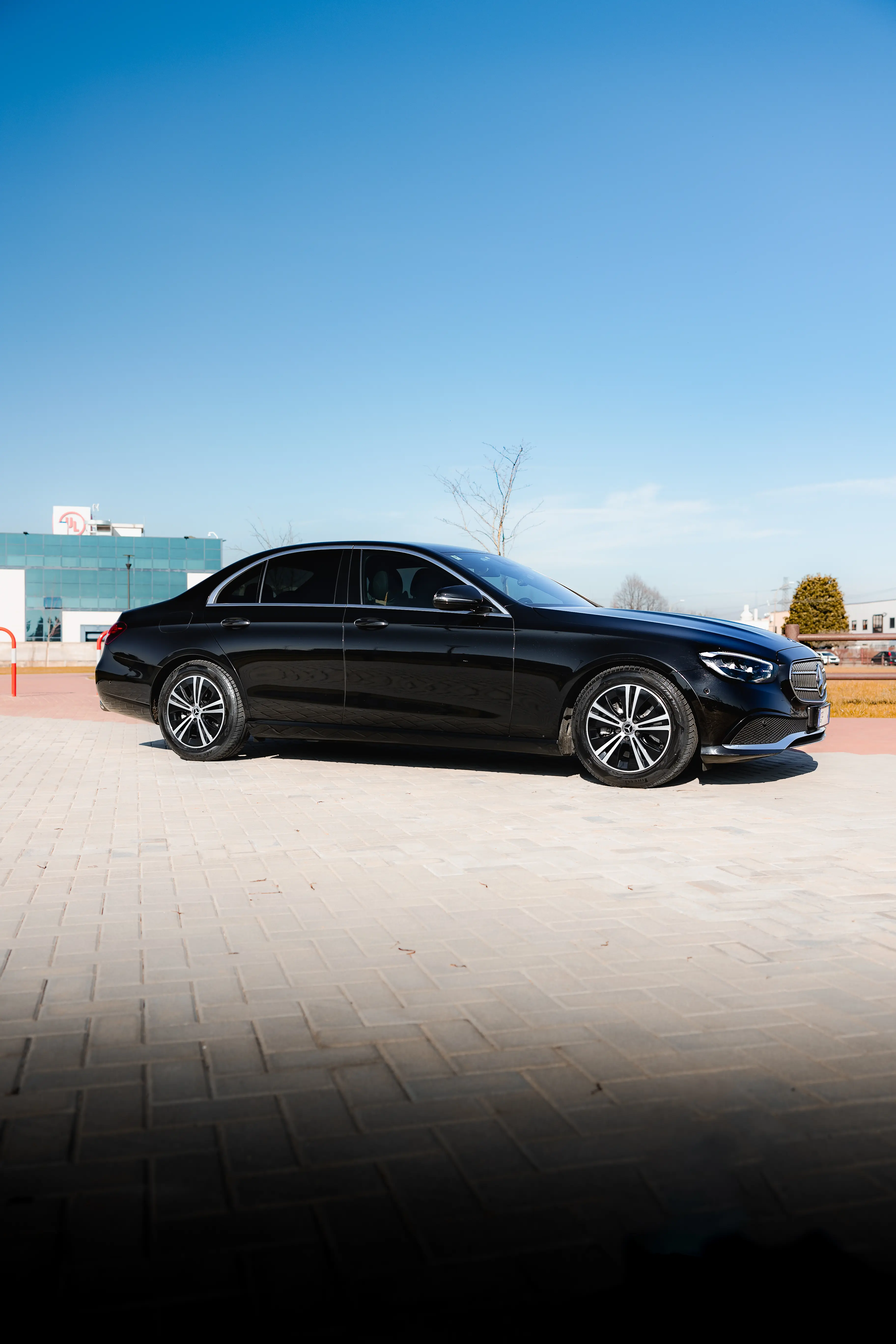 Executive chauffeur vehicle in Milan